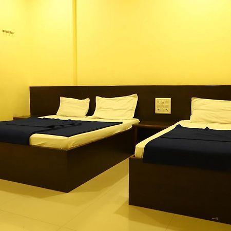 Sai Madhavi Palace Hotel Sirdi Kültér fotó