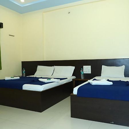 Sai Madhavi Palace Hotel Sirdi Kültér fotó