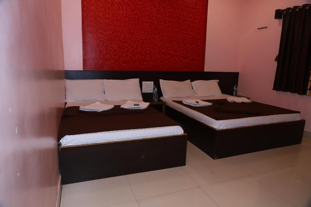 Sai Madhavi Palace Hotel Sirdi Kültér fotó